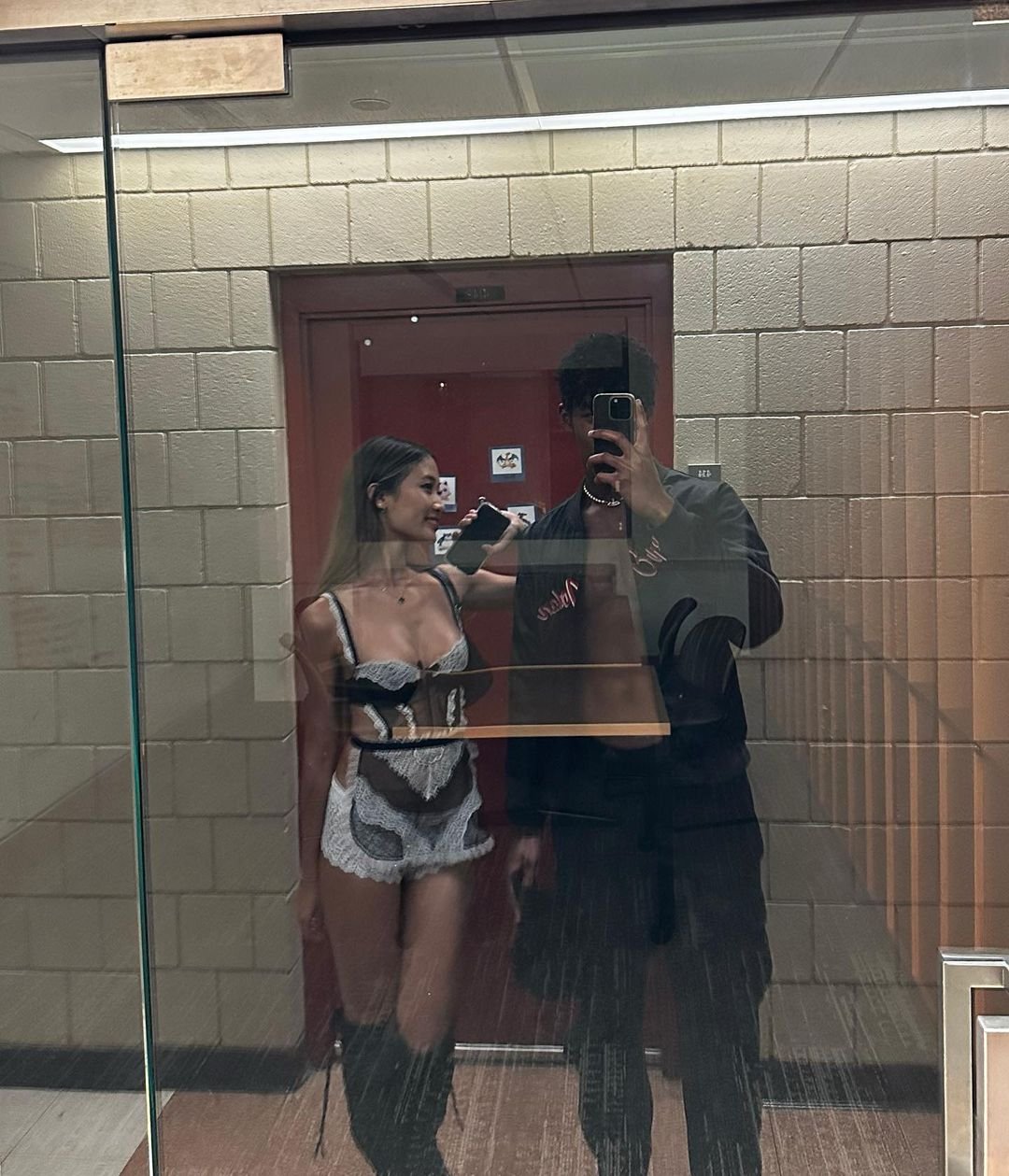 ASIAN COLLEGE SLUT LOVES ATTENTION #60HTnjf1