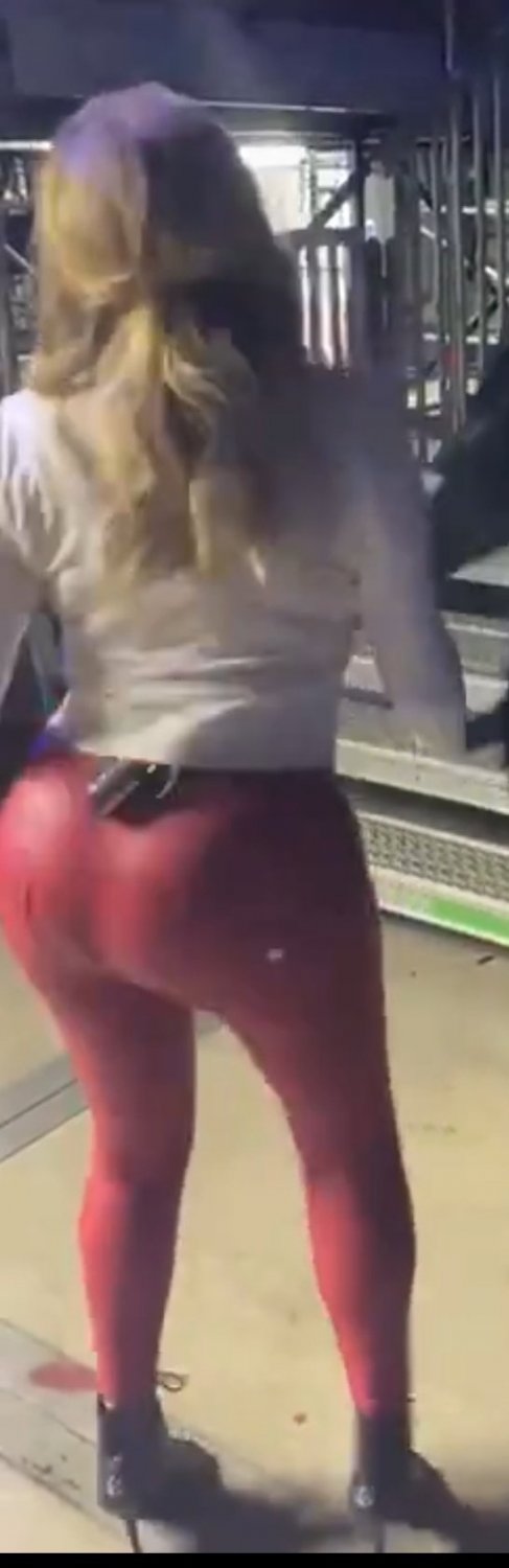 Carol Vorderman - Leather #IDkAzYU6