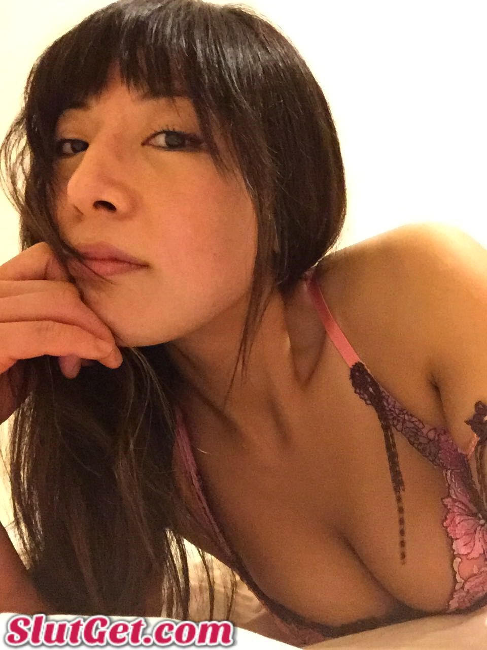 beautiful asian chick deep throating BBC (what is her name) #HKlh1cT8