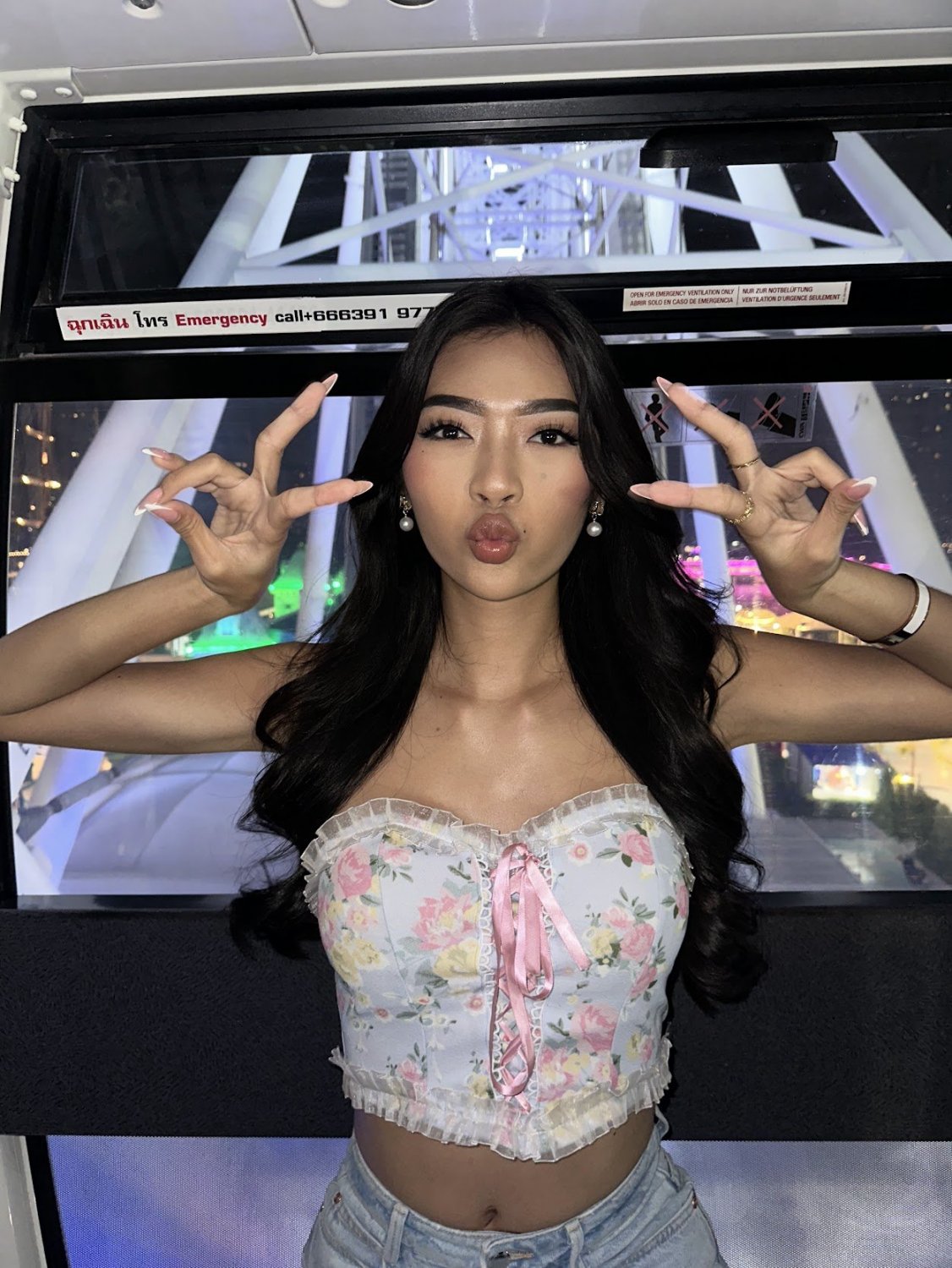 Singapore Lily - TGirl #bviFsY0l