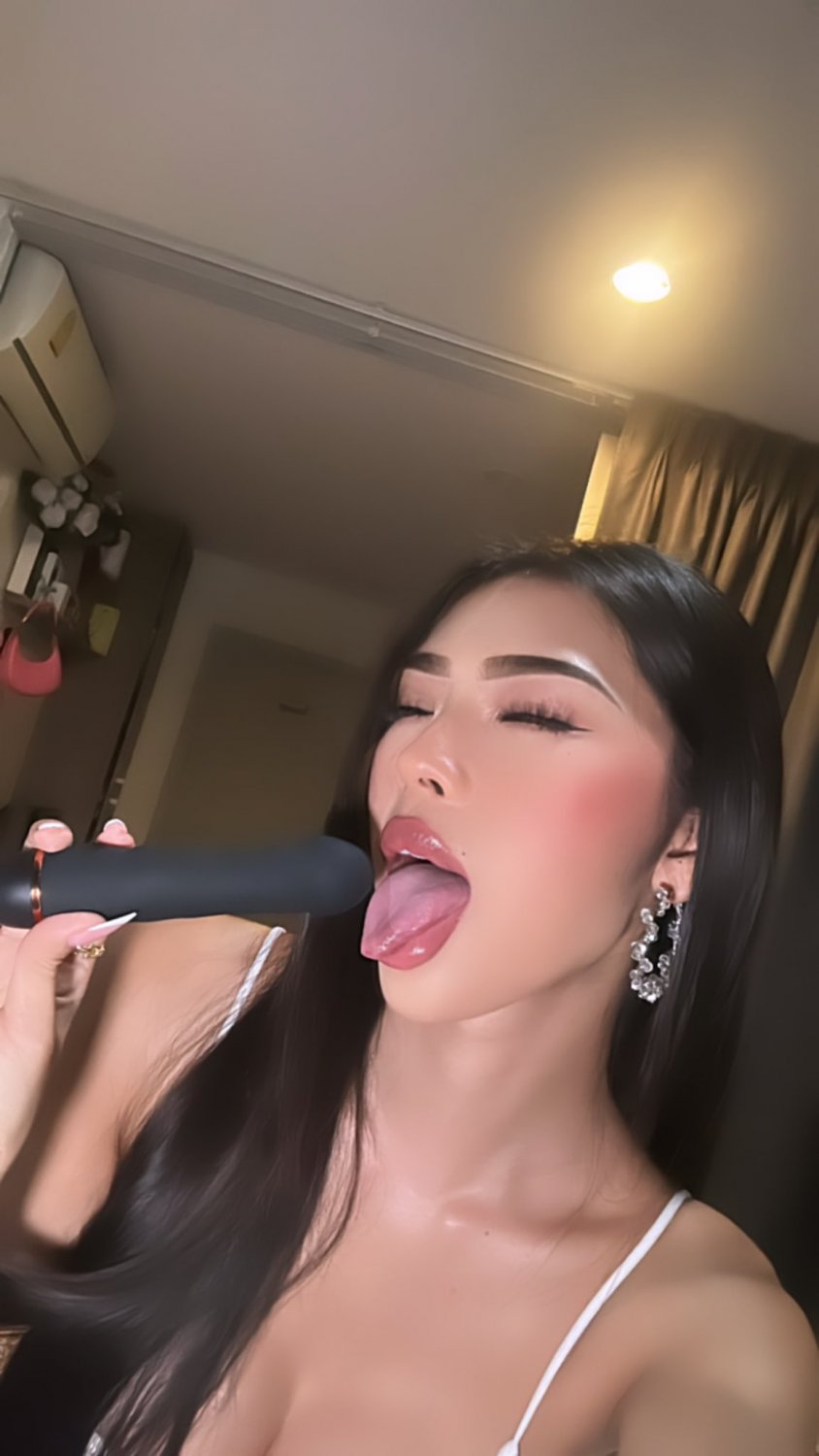 Singapore Lily - TGirl #tXbR0ciu