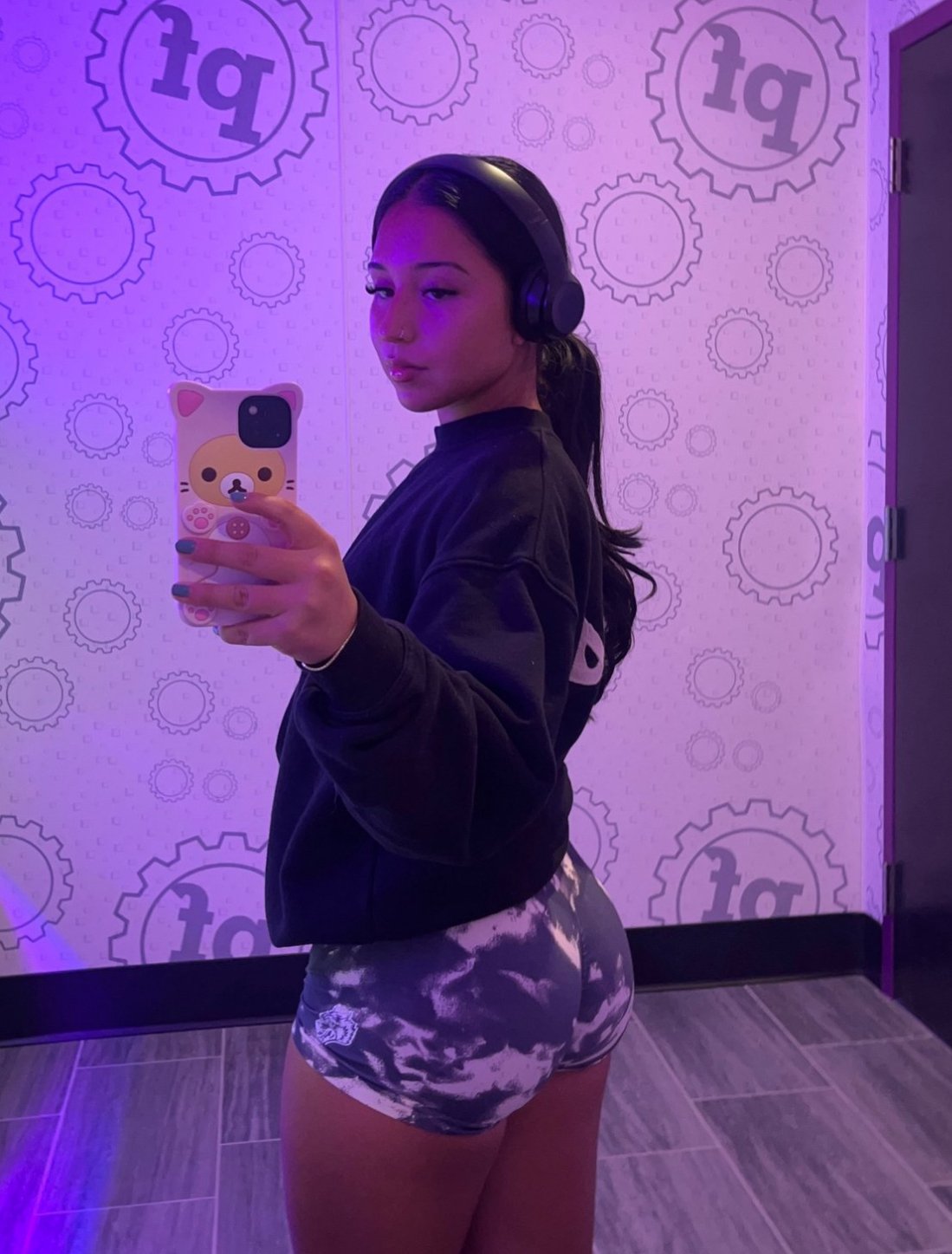 Pretty petite Latina gym baddie #VidVuvLN
