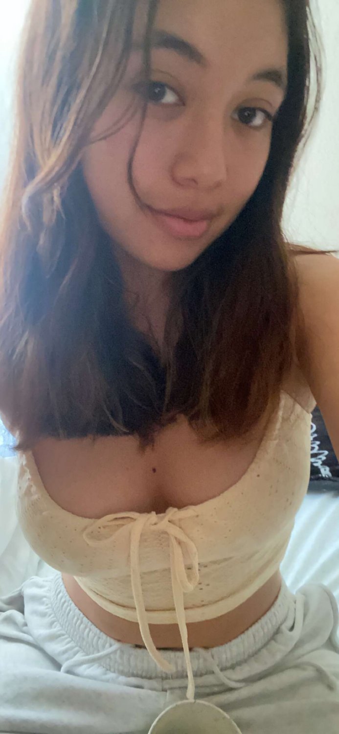 LEAKED 18 yo Hawaiian slut ex gf nudes kayakaiwii #HKZjN8BA