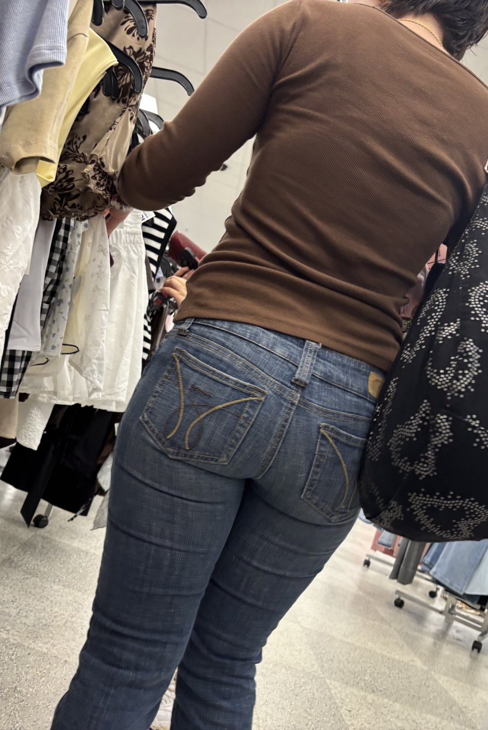 Nice Asian booty in jeans #08Xfydns
