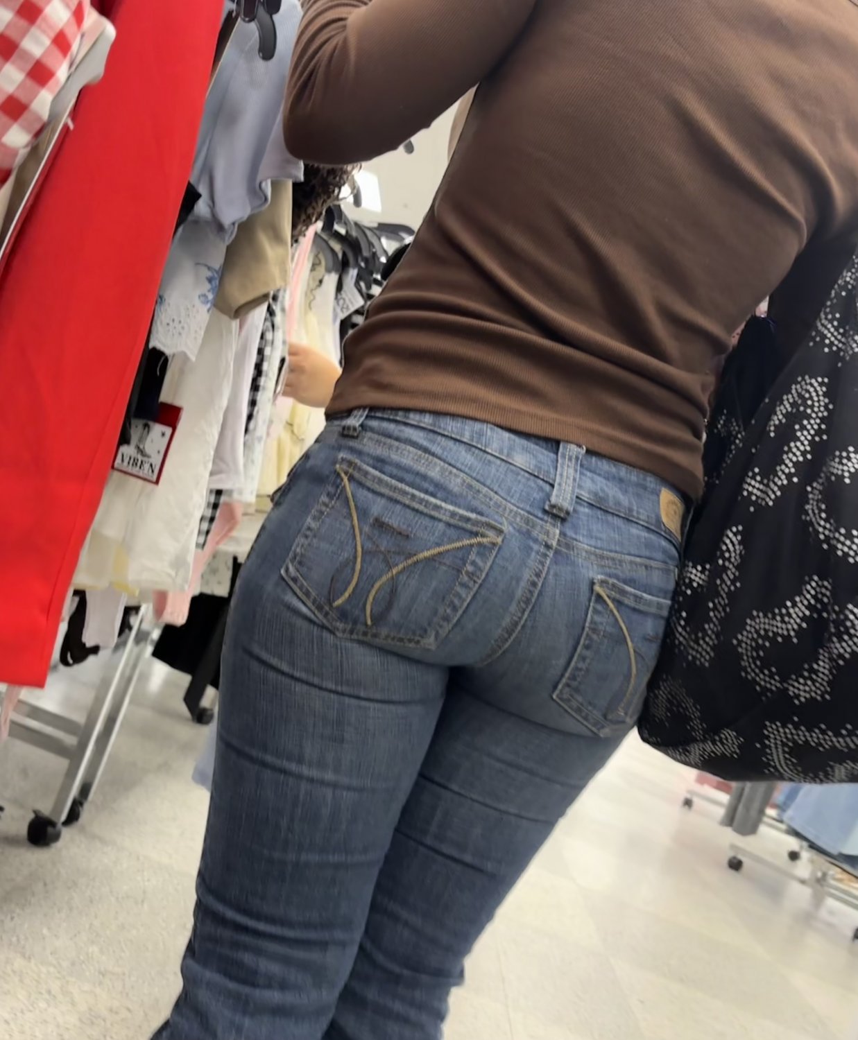 Nice Asian booty in jeans #vV7LXL2C