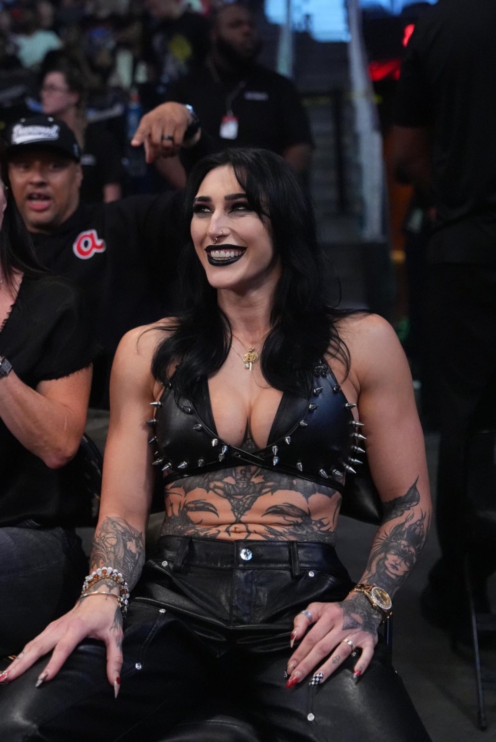 Mami Rhea teasing in front of crowd (AI) #aJa6glz2